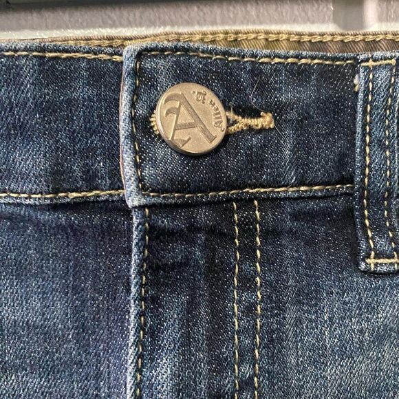 Allen B Camo Denim Cut off Shorts size 6 - Picture 8 of 9